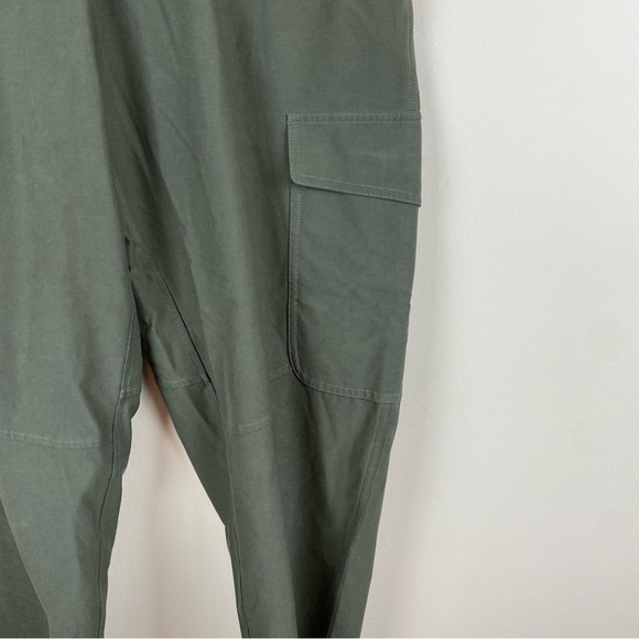 Lululemon Light Utilitech High Rise Cargo Pants Army Green - Picture 5 of 7